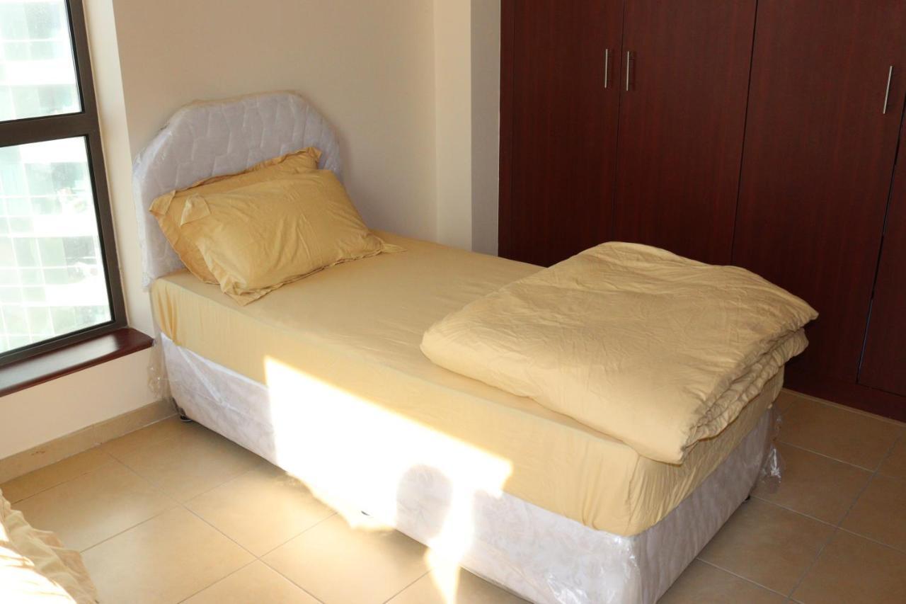 California Hostel Dubai Beach Exterior photo